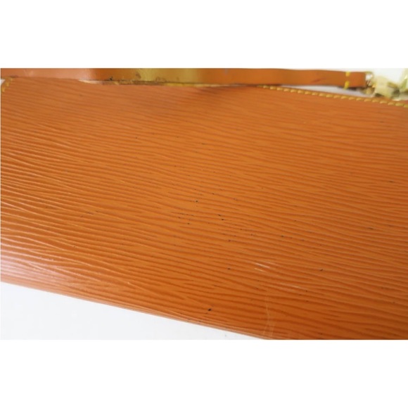 Louis Vuitton Epi Pochette - Picture 7 of 14